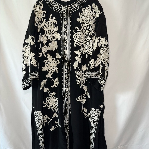 Johnny Was Biya Berba Silk Floral Embroidered Kimono Black White - Size M - Picture 1 of 9